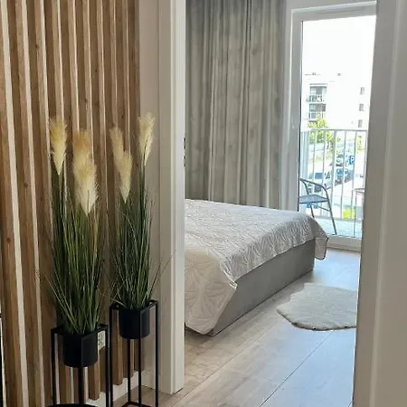 Nowoczesny Z Garazem Morelova *