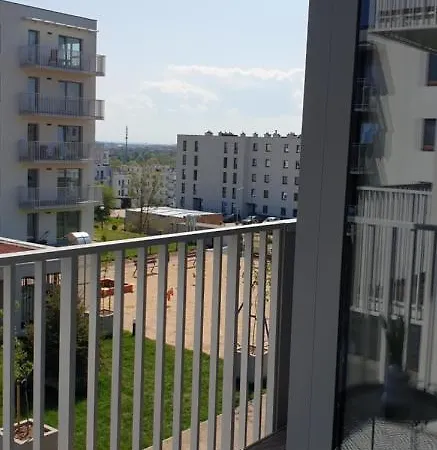 Nowoczesny Z Miejscem W Hali Garazowej Morelova *