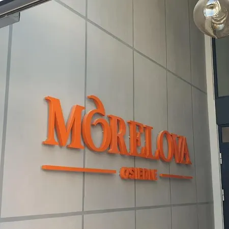 Nowoczesny Z Garazem Morelova 아파트 *