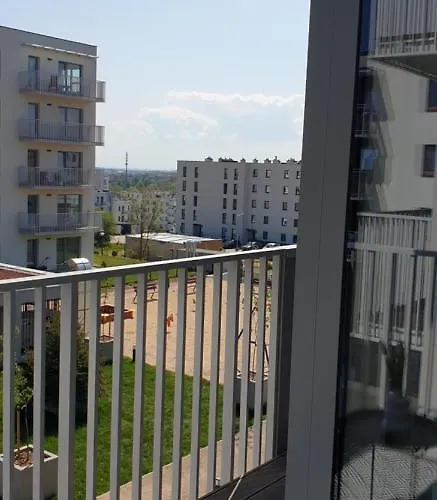 Nowoczesny Z Garazem Morelova *