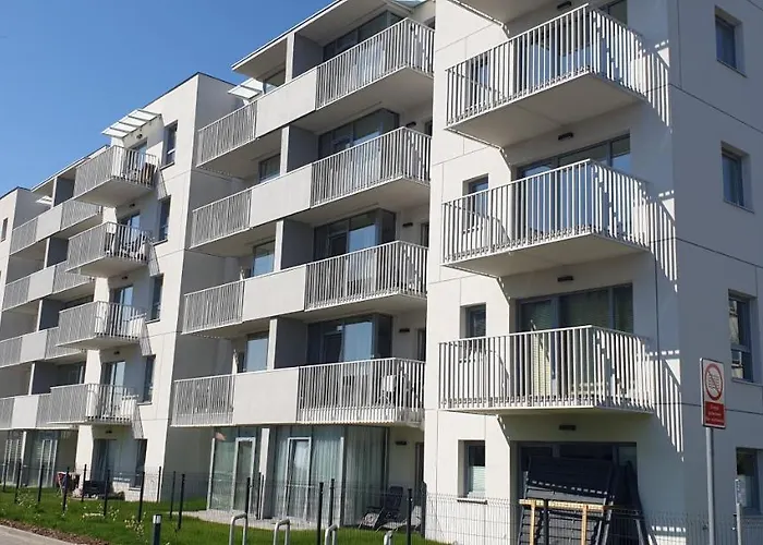 Nowoczesny Z Garazem Morelova Apartman