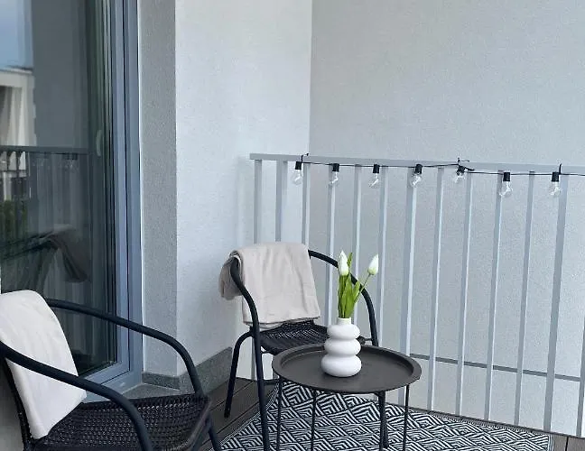 Nowoczesny Z Garazem Morelova