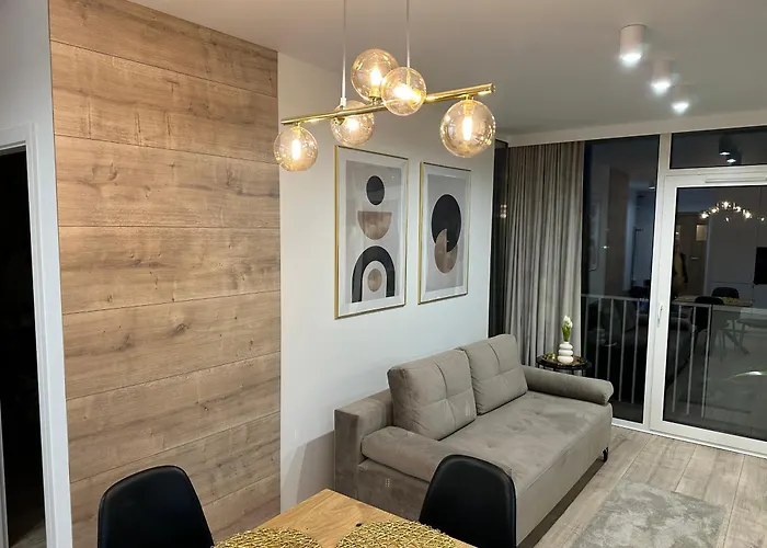 Nowoczesny Z Garazem Morelova