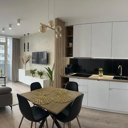 Nowoczesny Z Garazem Morelova *