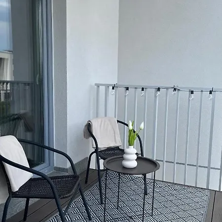 Nowoczesny Z Garazem Morelova