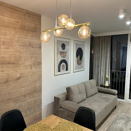 Nowoczesny Z Garazem Morelova